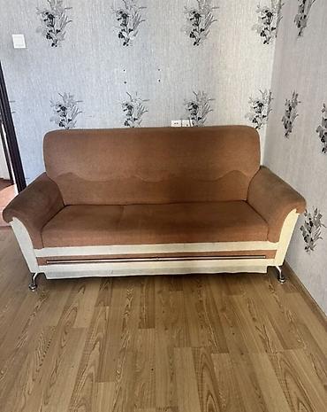 klassik divan: Divan dəsti,200 manat.Normal vəziyyətdədir. Ünvan əhmədli metrosunun — 2