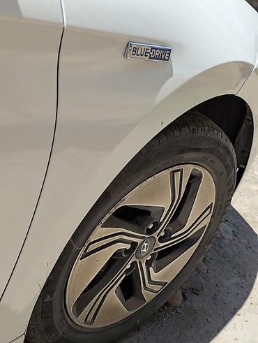 byd e6: Hyundai Elantra: 2020 г., 1.6 л, Автомат, Гибрид, Седан — 5