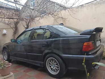 byd disk teker: BMW 3 Series E36 sedan, qara rəng. - Kuzov: 4 qapı, ön və arxa aero — 5