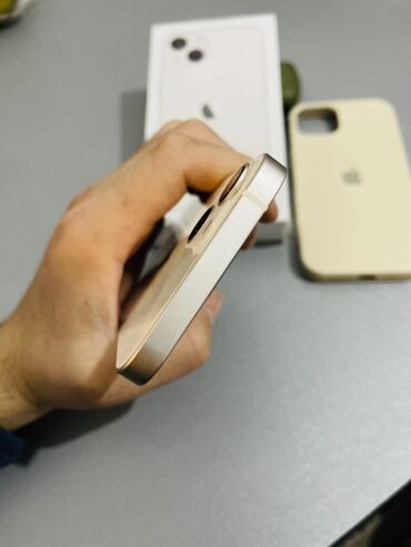 Apple iPhone: IPhone 13, Б/у, 128 ГБ, Старлайт, Зарядное устройство, Защитное стекло, Чехол, 98 % — 5