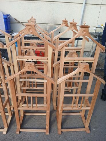 Asılqanlar: Bu, paltarların səliqəli saxlanması üçün nəzərdə tutulmuş taxta -da lalafo.az — 6 Asılqanlar: Bu, paltarların səliqəli saxlanması üçün nəzərdə tutulmuş taxta — 6