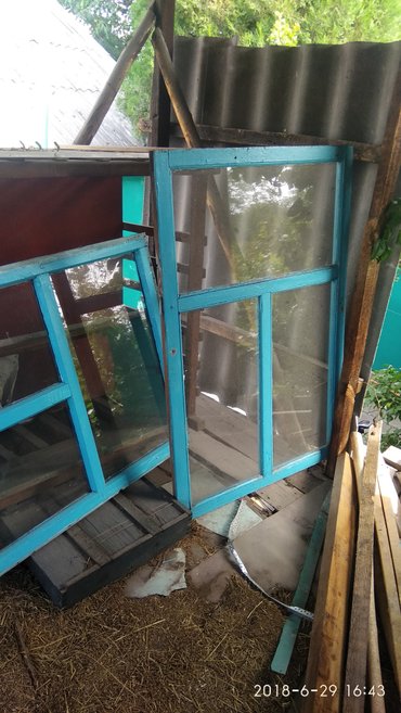 окна ремонт: Продаю рамы застеклённые крашиные в хорошем состоянии. (130-85, 2 шт