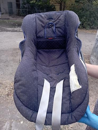 Биотуалеты для дома: Портативный туалет бежевого цвета, выполненный в цилиндрической форме — 8