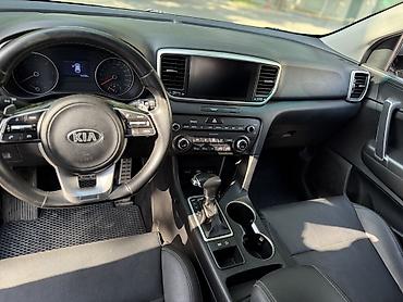 светофоры: Kia Sportage: 2018 г., 2 л, Автомат, Дизель, Кроссовер — 2
