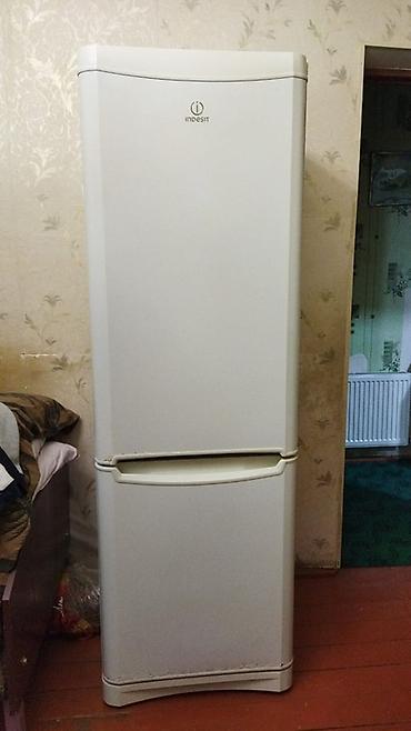 Mətbəx texnikası: Indesit soyuducu - İkiqapılı model: yuxarıda əsas soyuducu bölmə — 2
