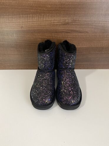 otkup polovne obuce: Ugg čizme, bоја - Crna, 38 na lalafo.rs otkup polovne obuce: Ugg čizme, bоја - Crna, 38