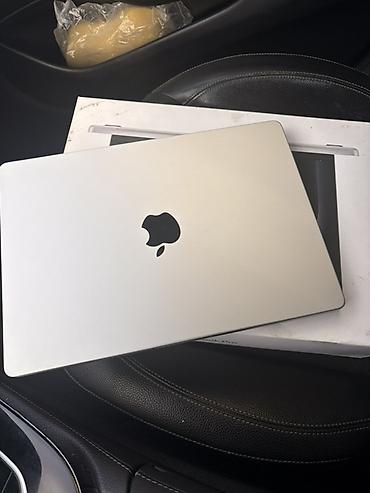 Apple MacBook Pro noutbuku - Korpus: gümüş rəngli alüminium unibody