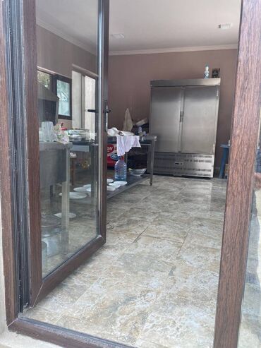 Restoran, kafelər: Sabunçu rayonu aeroport yoluna yaxın 30sot geniş həyəti olan 800 kv.m — 16