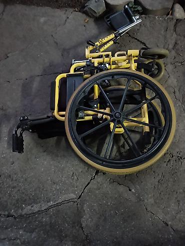 Инвалидные коляски: Продаю бу 1 деская 1 взрослая коляска и есть ещё ходунки одни не — 6