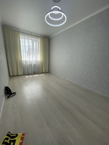 одну комнатную квартиру: 1 комната, 39 м², Индивидуалка, 2 этаж, Дизайнерский ремонт