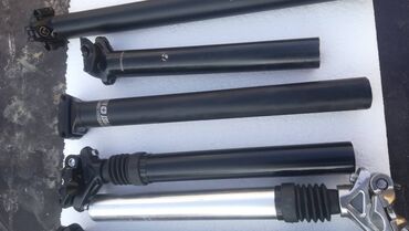 Dodaci za bicikl: Crna šticna za bicikl, dugačka i cilindričnog oblika, sa integrisanim — 8