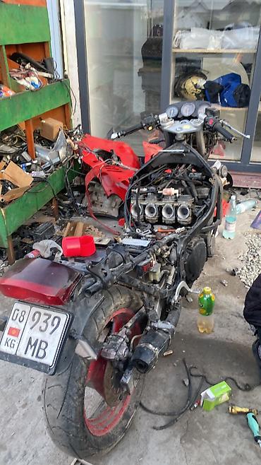 super soco: Naked Suzuki, 600 куб. см, Бензин, Взрослый, Б/у — 1