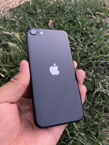 apple 9: IPhone SE 2020, Б/у, 64 ГБ, Черный, Защитное стекло, Чехол, 77 %