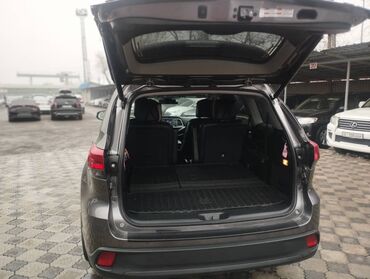 Toyota: Toyota Highlander: 2019 г., 3.5 л, Автомат, Бензин, Лимузин at lalafo.kg — 4 Toyota: Toyota Highlander: 2019 г., 3.5 л, Автомат, Бензин, Лимузин — 4