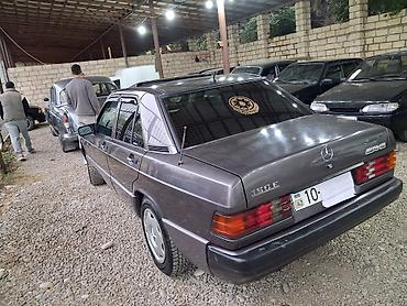 Mercedes-Benz: Mercedes-Benz 190 (W201): 1.8 л | 1992 г. Седан — 4
