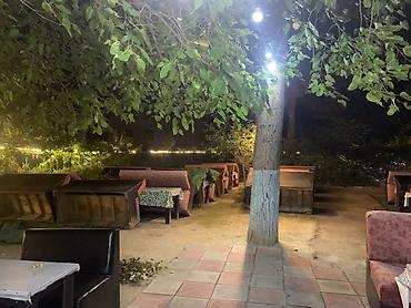 Sifarişlə restoran mebeli: Skameykalar ilə, Dördbucaq masa, 4 nəfər — 6