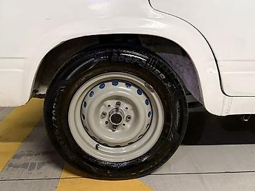 polkalı disk: VAZ 2107 “Classic” sedan - Kuzov: 4 qapılı, ağ rəng, sadə və düz — 10