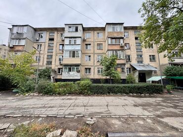 квартира поселения: 2 бөлмө, 47 кв. м, 104-серия, 1 кабат, Косметикалык ремонт