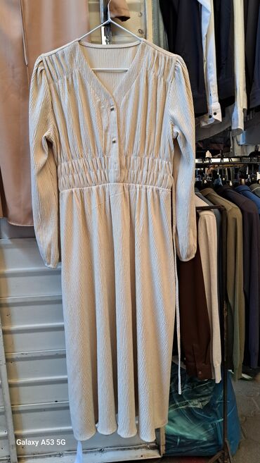 Повседневные платья: Женская одежда — подборка моделей 1) Вязаный кардиган бежевого цвета — 2