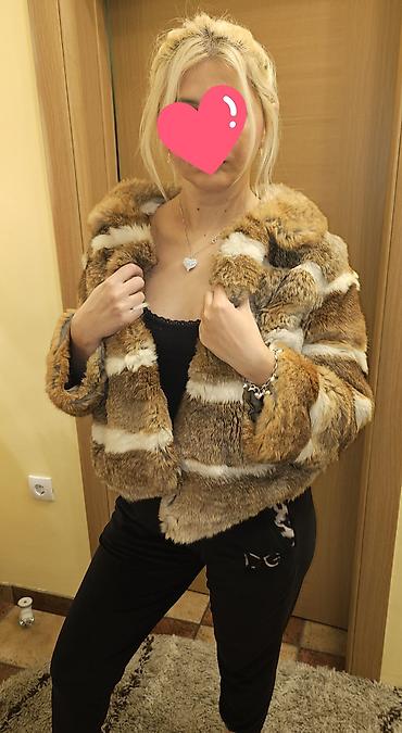 Krzneni kaputi: Ženska bunda/kaput od pravog krzna, kratkog kroja (dužina do kukova) — 5