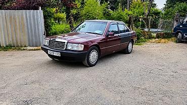 baqaj az: Mercedes‑Benz 190 (W201) sedan - Kuzov: 4 qapılı sedan, tünd qırmızı — 1