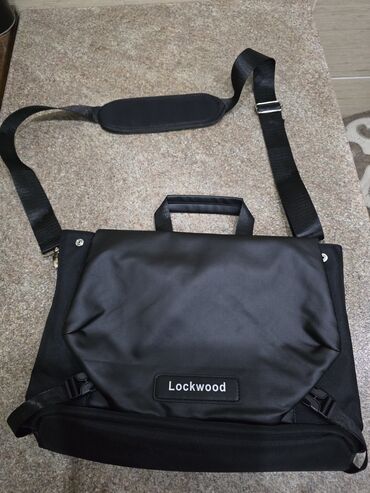 Чехлы и сумки для ноутбуков: Сумка-мессенджер Lockwood, для макбуков и ноутбуков, черная - Формат — 3