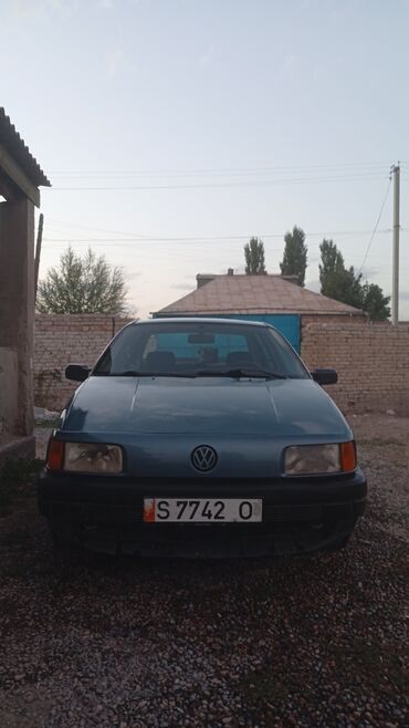шины бу бишкек оптом: Volkswagen Passat: 1988 г., 1.8 л, Механика, Бензин, Седан