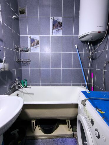 продаю связи с переездом: 2 бөлмө, 50 кв. м, 1 кабат, Эски ремонт