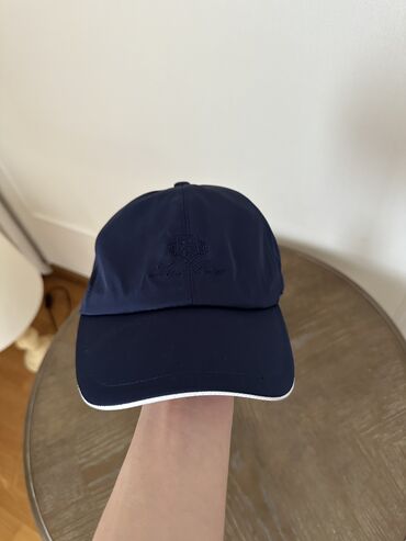 Другие комплектующие: Синяя кепка Loro Piana из высококачественного кашемира с технологией