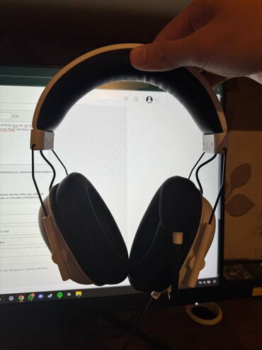 pişikli qulaqcıq: İşlənmiş Simli Qulaqcıqlar, Razer, rəng - Ağ