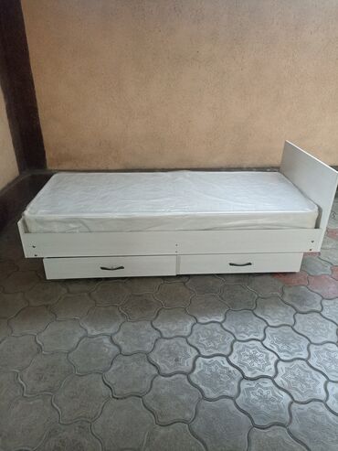 Мебель: Продам односпальную кровать новая ! размер 190/90