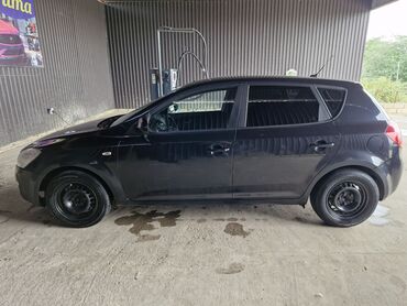 qosqu yeri: Kia Ceed: 1.6 l | 2007 il Hetçbek