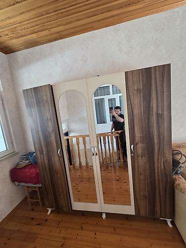 Dolablar: Dördkapılı paltar şkafı - Material: laminat/MDFlam kombinasiya, ağ və — 1