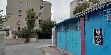 internet klub satilir: 2 bitişik qaraj satılır. 3 faza işıqı var. Qabaq kompyuter salonu — 8