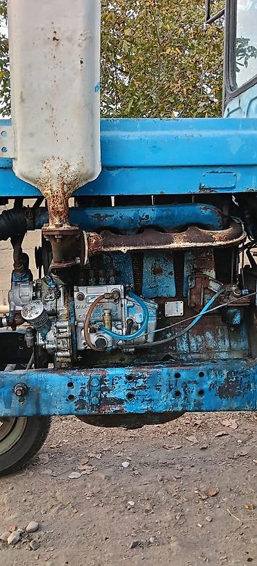 215 75 16 c: Traktor – mavi rəngli, kabinalı, arxa təkərli çəkici - Model tipi — 8