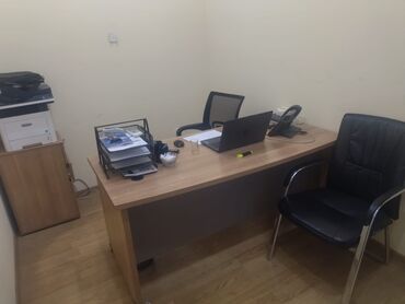 Mebel: Ofis mebelleri yaxşı vəzyətdə ikinci əl bir komplexteklinde sərfəli