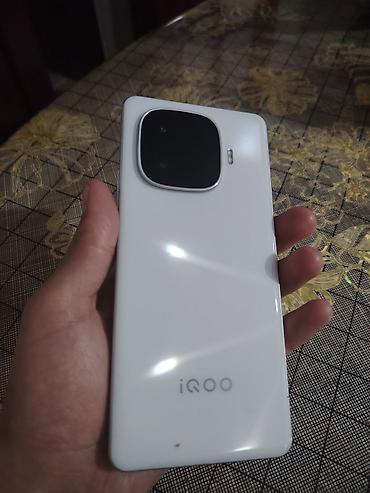 Мобильные телефоны и аксессуары: Vivo iQOO Z9 Turbo+, Б/у, 256 ГБ, цвет - Белый, 2 SIM — 3