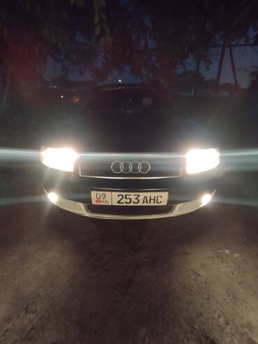 срочно в связи с переездом: Audi A4: 2002 г., 2 л, Механика, Бензин, Седан