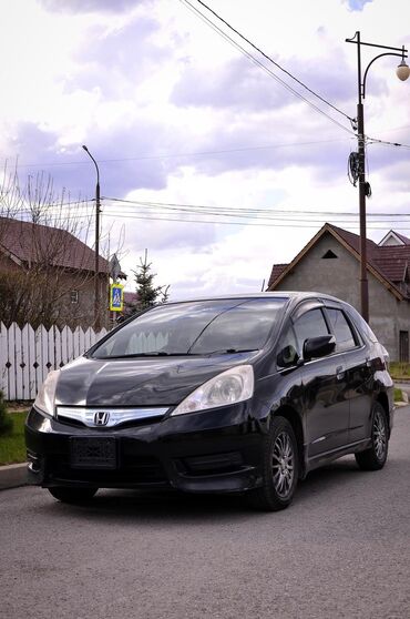 Honda: Honda Fit: 2011 г., 1.3 л, Вариатор, Гибрид, Универсал