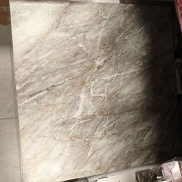 Ostalo: Podne obloge gumirane 
Samolepljive 
Cena po komadu 650 din
60*60cm — 2