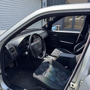 cls 63 amg: Mercedes-Benz C-Class: 2 l | 1994 il Sedan — 9
