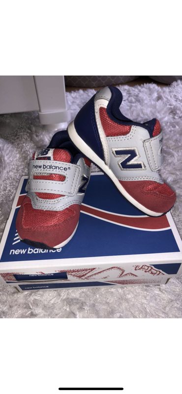 krossovka: New balance krossovka,oglan ucun, razmer: 2-3 defe geynilib, teze