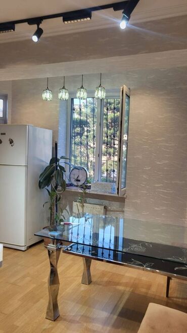 Uzunmüddətli kirayə mənzillər: Nizami rayonu,Neftciler metrosu erazisinde 220 ve 210 sayli mektebin — 9