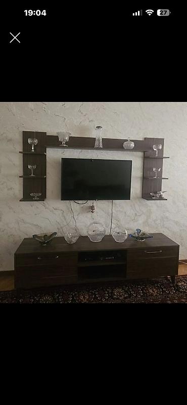 İşlənmiş, Düz TV altlığı, Polkalı, Laminat