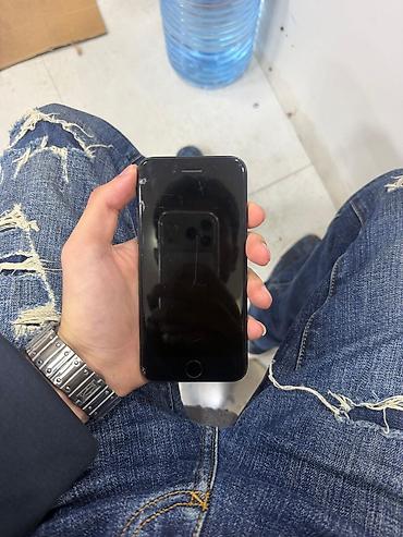 ekran iphone: IPhone SE 2022, 64 GB, Qara, Qırıq — 2