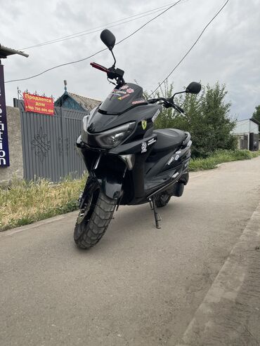 Скутеры: Макси скутер Yamaha, 180 куб. см, Бензин, Б/у