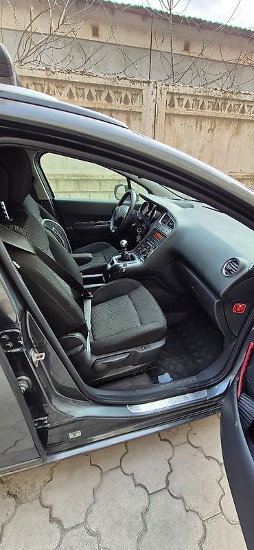Peugeot: Peugeot 5008: 2010 г., 1.6 л, Механика, Дизель, Минивэн — 12