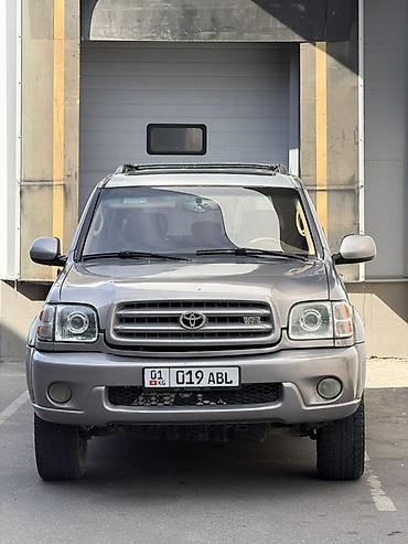 семиместный джип: Toyota Sequoia: 2001 г., 4.7 л, Автомат, Бензин, Внедорожник — 2