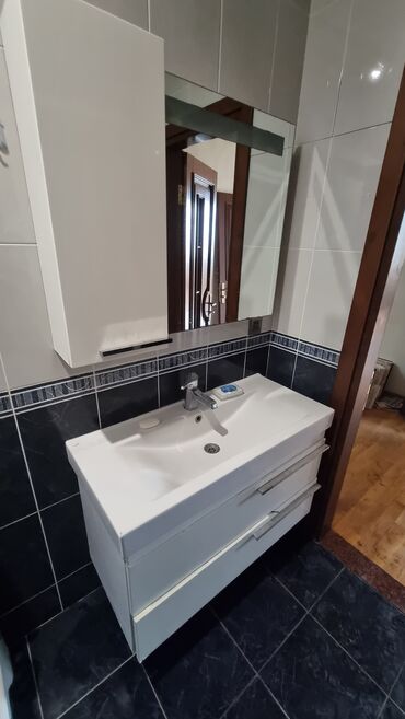 Hamam üçün aksessuarlar: Moydadir. ölçü 1×0.45 qiymət 100 azn. ünvan azadliq (2040)*Tehi