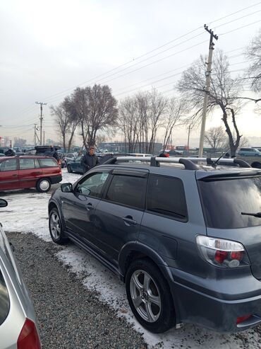 продаю машына: Mitsubishi Outlander: 2004 г., 2.4 л, Механика, Бензин, Универсал